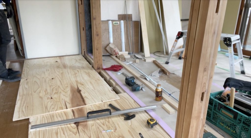 DIY:床上げ、反対の床板作業工程1
セルフリノベーション
セルフリフォーム
空き家再生