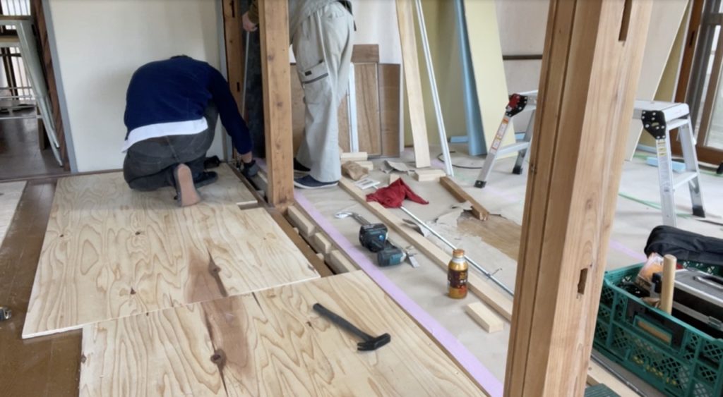 DIY:床上げ、反対の床板作業工程6
セルフリノベーション
セルフリフォーム
空き家再生