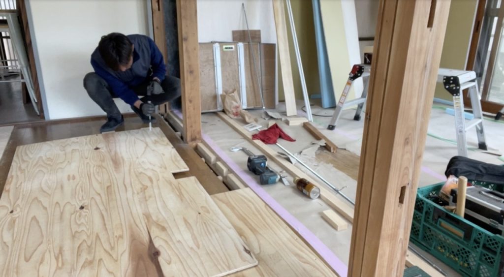 DIY:床上げ、反対の床板作業工程7
セルフリノベーション
セルフリフォーム
空き家再生