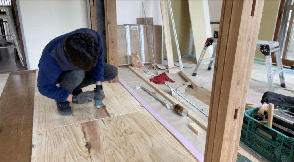 DIY:床上げ、反対の床板作業工程10
セルフリノベーション
セルフリフォーム
空き家再生