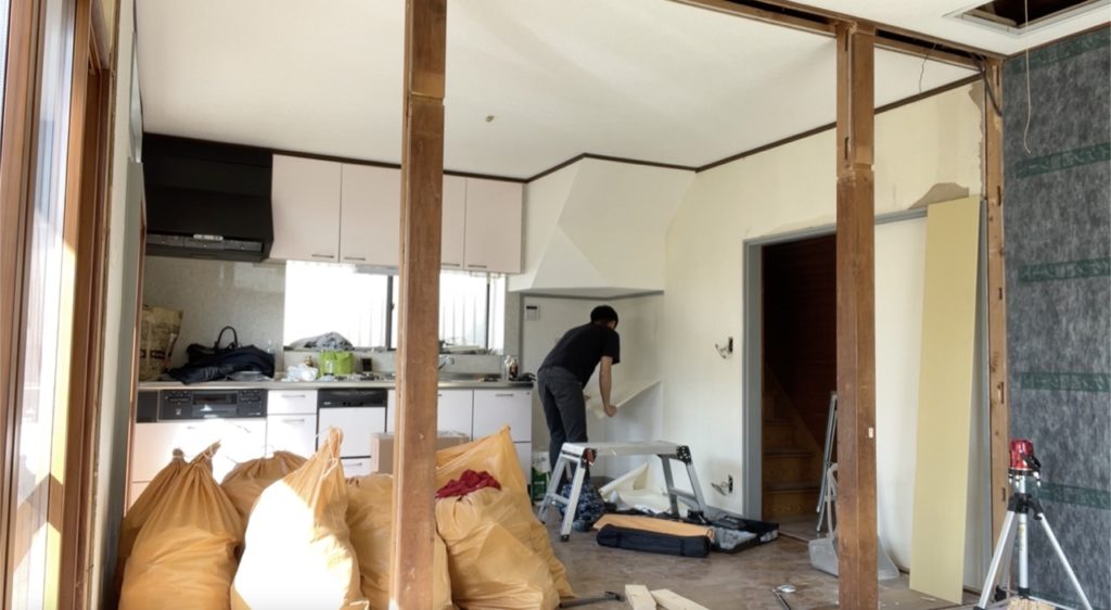 DIY：壁紙剥がし４
セルフリノベーション
セルフリフォーム
空き家再生