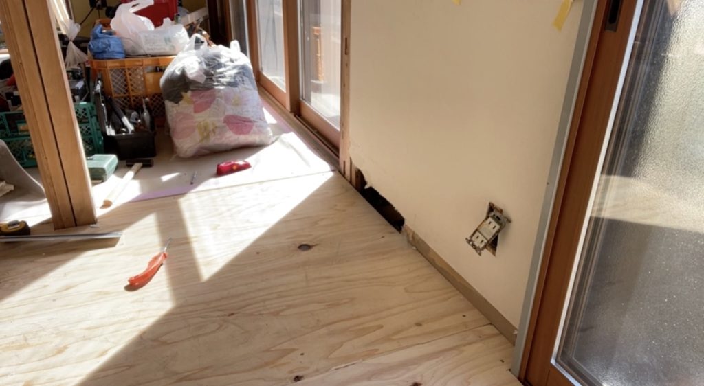 DIY：補修範囲切り抜き１
セルフリノベーション
セルフリフォーム
空き家再生