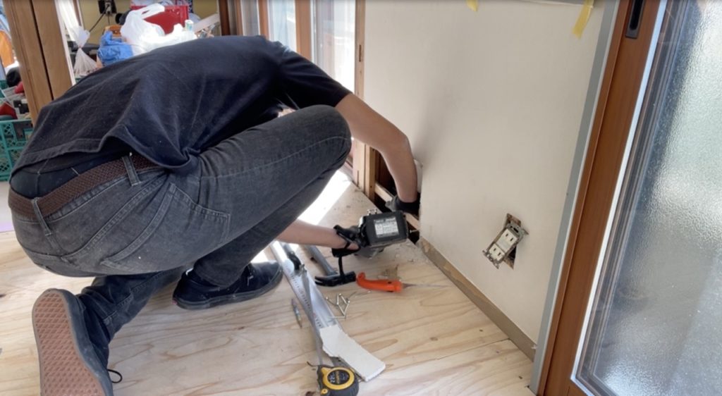 DIY：壁補修、木材で下地作り２
セルフリノベーション
セルフリフォーム
空き家再生