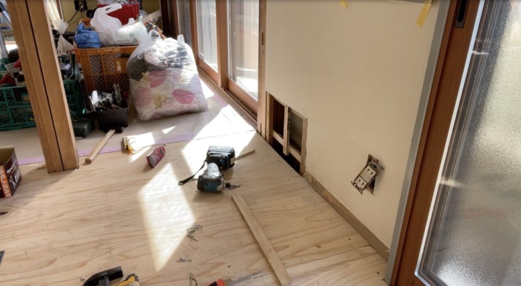 DIY：壁補修、木材で下地作り５
セルフリノベーション
セルフリフォーム
空き家再生